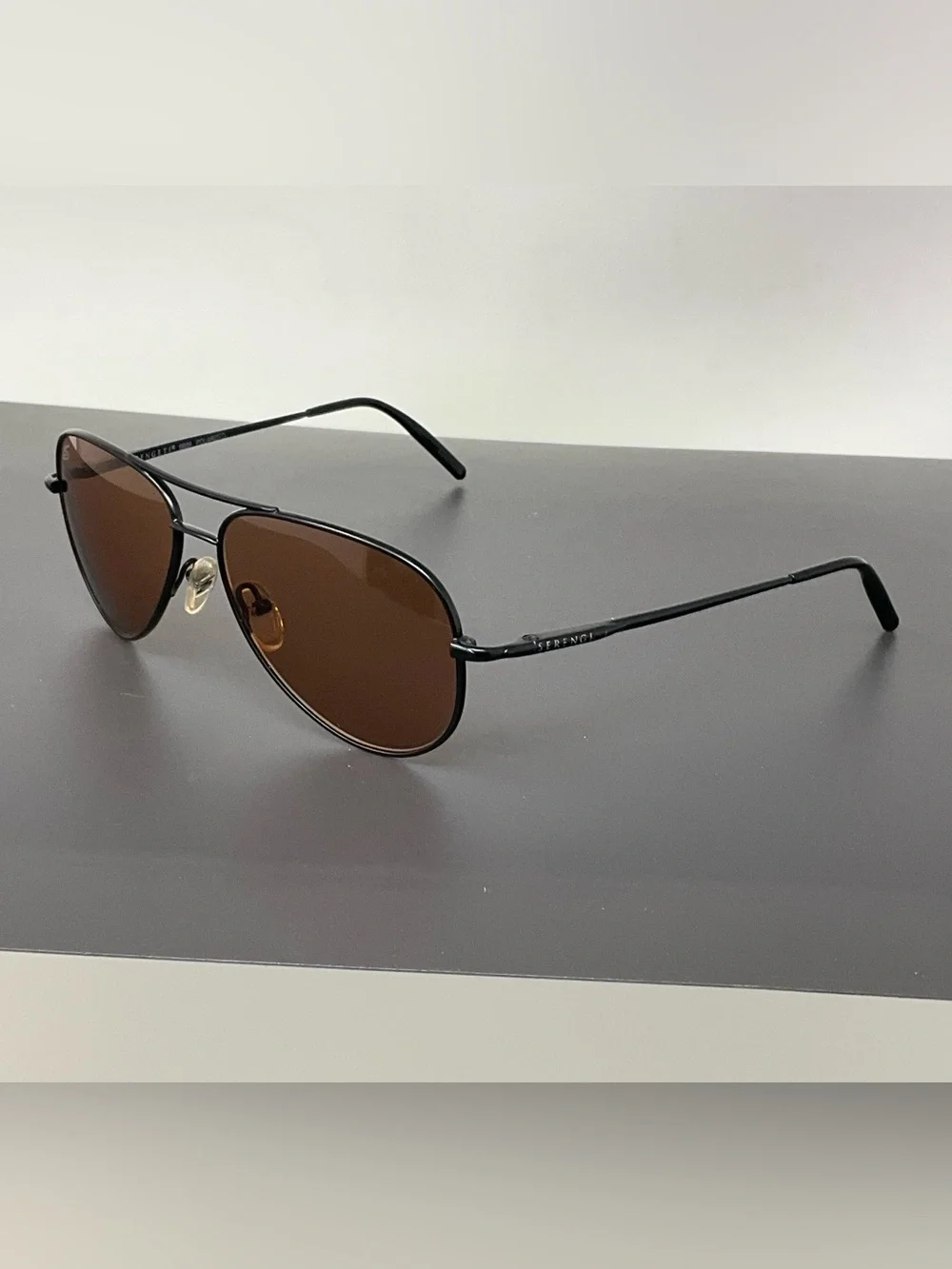 Serengeti Sunglasses Small Aviator photochromic polarized 6889 some scratches